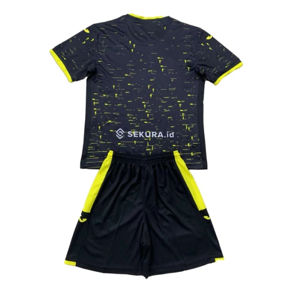 Norwich City Vieraspaita Lasten 2024/25 (+ Shortsit)