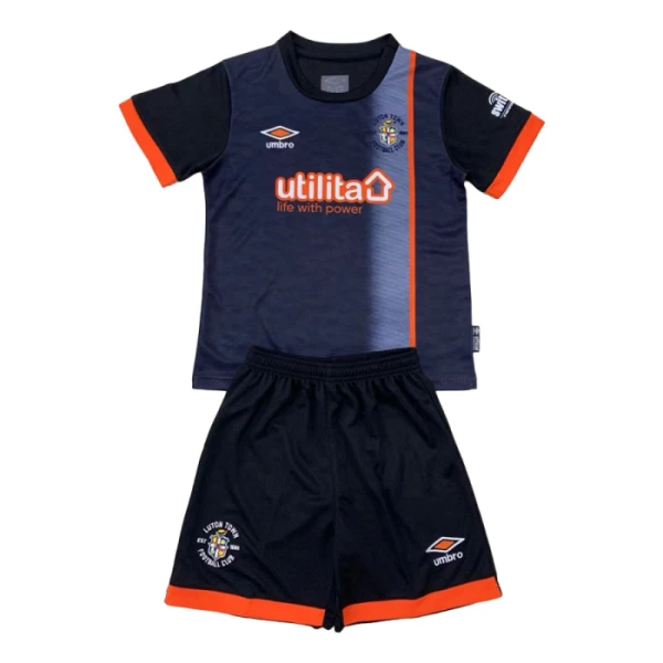 Luton Town Vieraspaita Lasten 2024/25 (+ Shortsit)