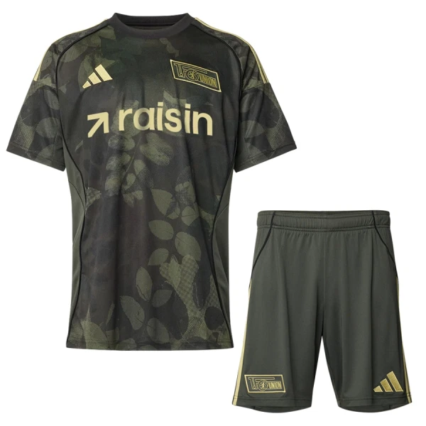 Union Berlin Vieraspaita Lasten 2025/26 (+ Shortsit) Union Berlin Vieraspaita Lasten 2025/26 (+ Shortsit)