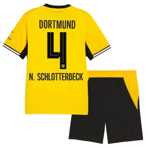 Borussia Dortmund Nico Schlotterbeck 4 Kotipaita Lasten 2026/27 (+ Shortsit) Borussia Dortmund Nico Schlotterbeck 4 Kotipaita Lasten 2026/27 (+ Shortsit)