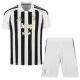 Juventus Kotipaita Lasten 2026/27 (+ Shortsit) Juventus Kotipaita Lasten 2026/27 (+ Shortsit)