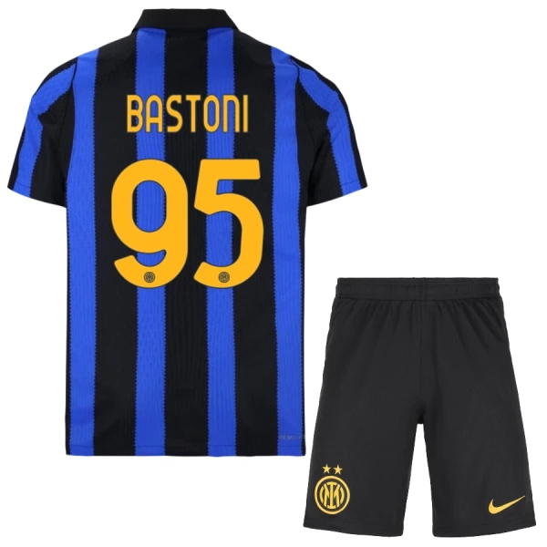 Inter Milan Alessandro Bastoni 95 Kotipaita Lasten 2026/27 (+ Shortsit) Inter Milan Alessandro Bastoni 95 Kotipaita Lasten 2026/27 (+ Shortsit)