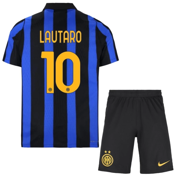Inter Milan Lautaro Martínez 10 Kotipaita Lasten 2026/27 (+ Shortsit) Inter Milan Lautaro Martínez 10 Kotipaita Lasten 2026/27 (+ Shortsit)