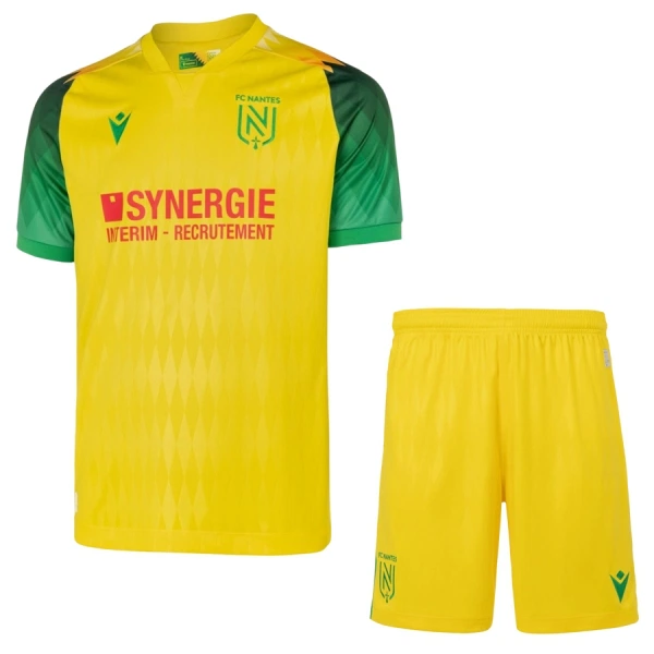 FC Nantes Kotipaita Lasten 2026/27 (+ Shortsit) FC Nantes Kotipaita Lasten 2026/27 (+ Shortsit)