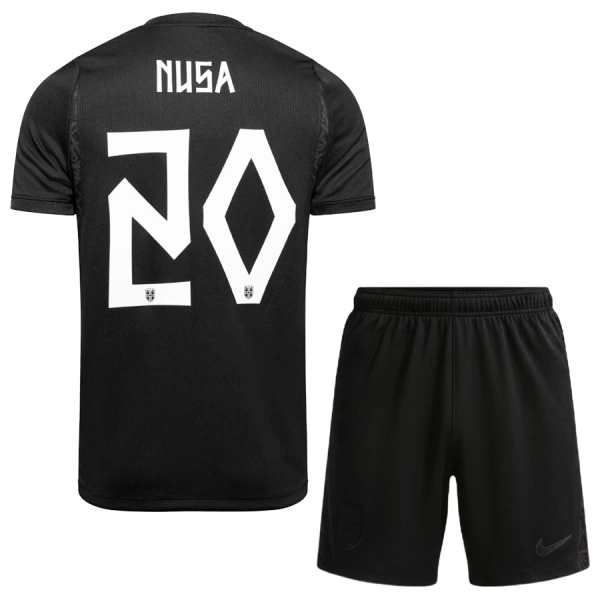 Norja Nusa 20 Vieraspaita Lasten MM-kisat 2026 (+ Shortsit) Norja Nusa 20 Vieraspaita Lasten MM-kisat 2026 (+ Shortsit)