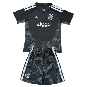 AFC Ajax Maalivahdin Paita Lasten 2026/27 Musta (+ Shortsit) AFC Ajax Maalivahdin Paita Lasten 2026/27 Musta (+ Shortsit)