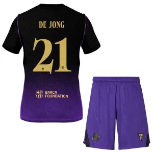 FC Barcelona Frenkie de Jong 21 Vieraspaita Lasten 2026/27 (+ Shortsit) FC Barcelona Frenkie de Jong 21 Vieraspaita Lasten 2026/27 (+ Shortsit)