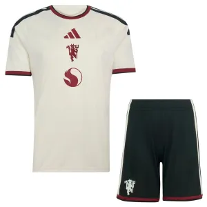 Manchester United 3. Paita Lasten 2026/27 (+ Shortsit) Manchester United 3. Paita Lasten 2026/27 (+ Shortsit)