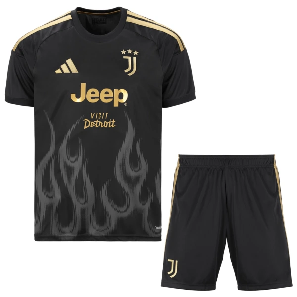 Juventus 3. Paita Lasten 2026/27 (+ Shortsit) Juventus 3. Paita Lasten 2026/27 (+ Shortsit)
