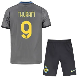 Inter Milan Thuram 9 3. Paita Lasten 2026/27 (+ Shortsit)