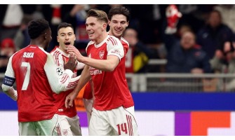 Arsenal ei menettänyt mestaruusetuaan uutena vuotena