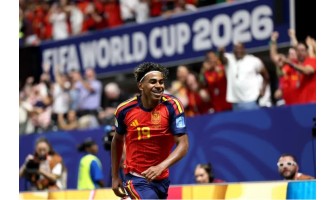 Espanja takoi neljä maalia Kroatian verkkoon