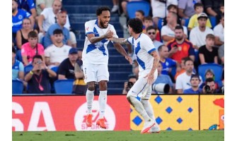 Pierre-Emerick Aubameyang yksin pitää Deportivo La Coruñan voittamattomana